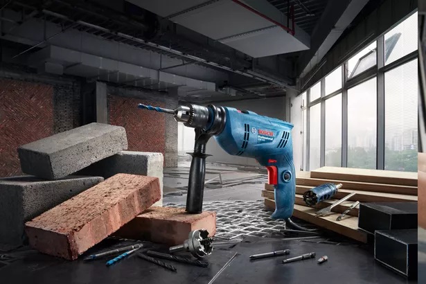 06011A0320 BOSCH UDARNA BUŠILICA GSB 600