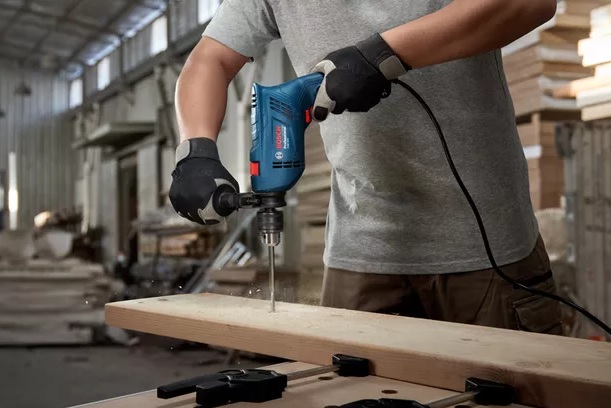 06011A0320 BOSCH UDARNA BUŠILICA GSB 600